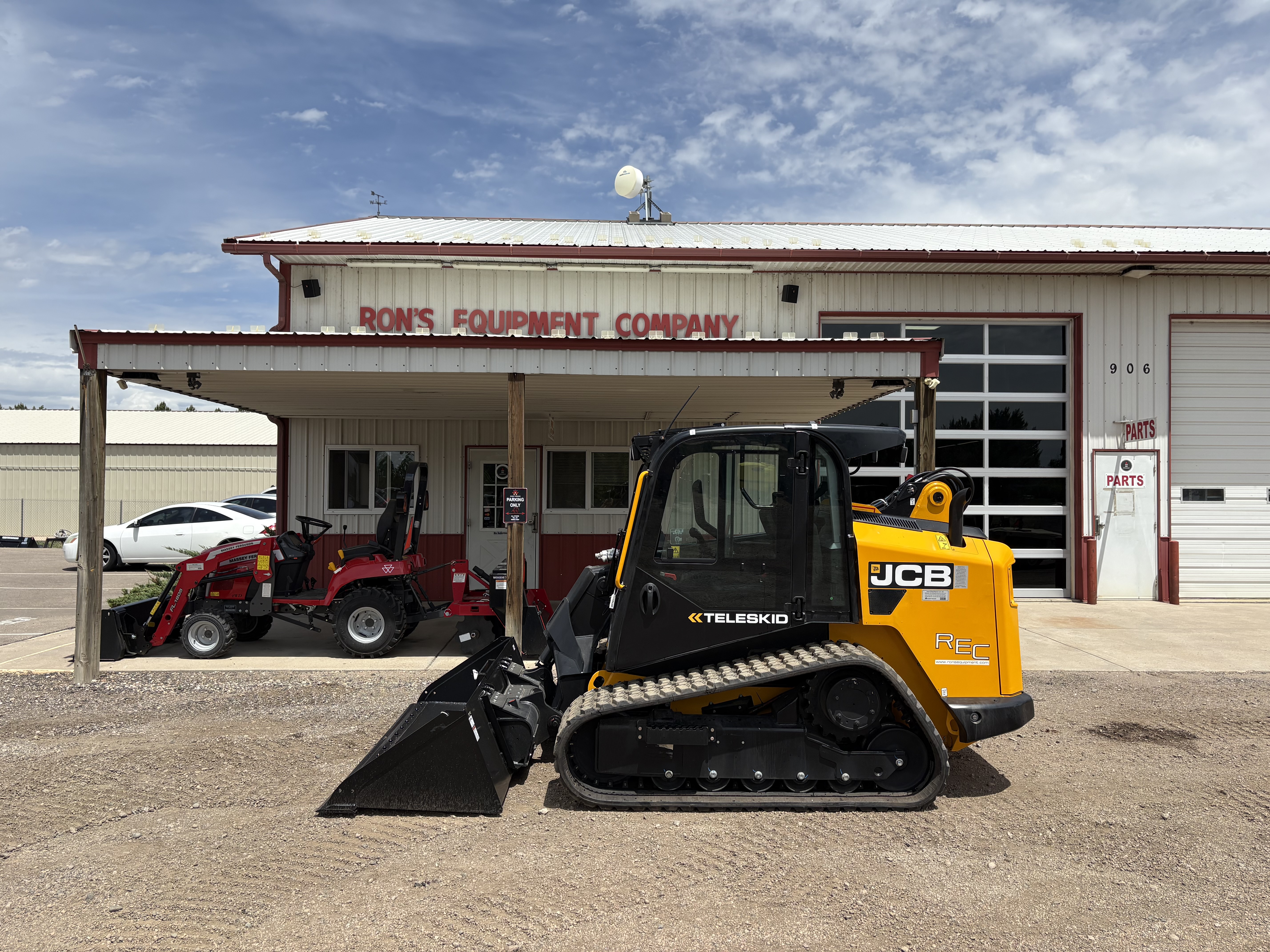 2026 JCB 3TS-8T Loader